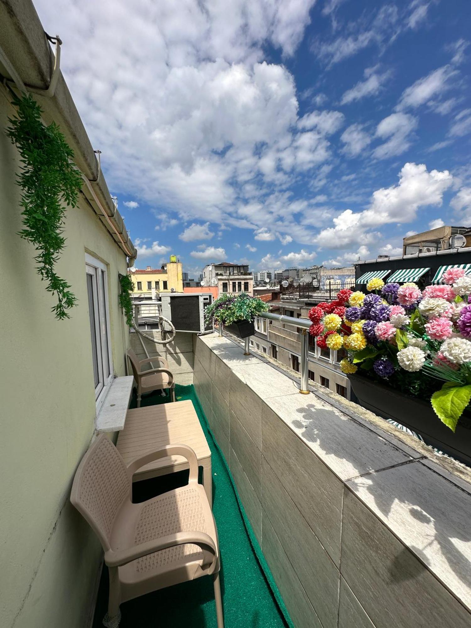 Taksim Istiklal Suites Istanbul Exterior foto