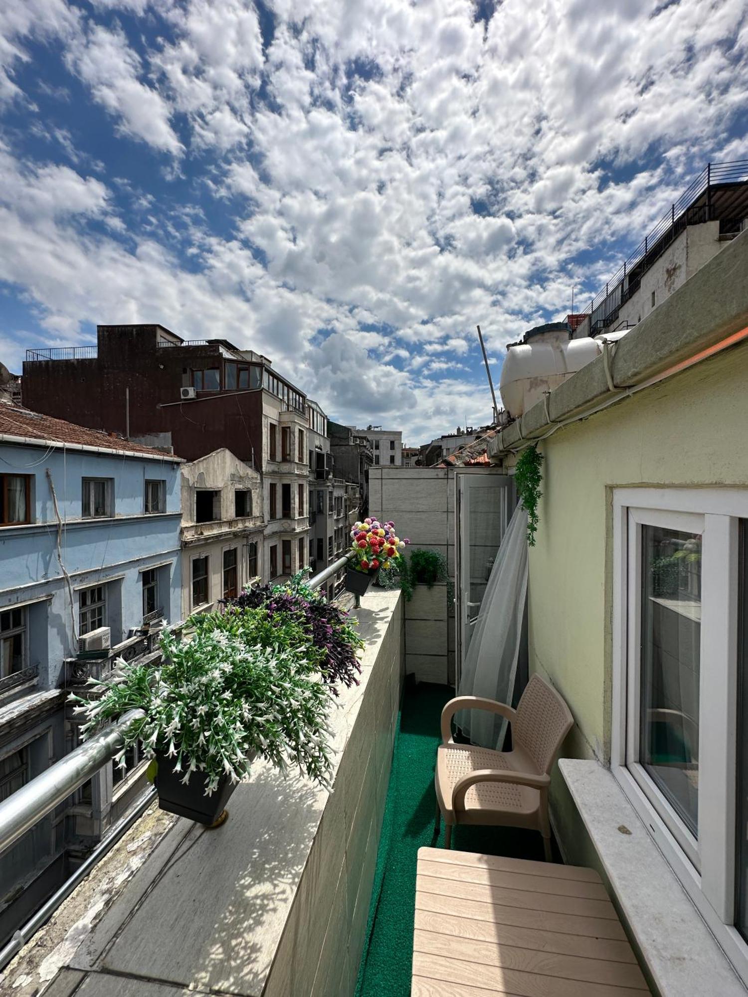 Taksim Istiklal Suites Istanbul Exterior foto